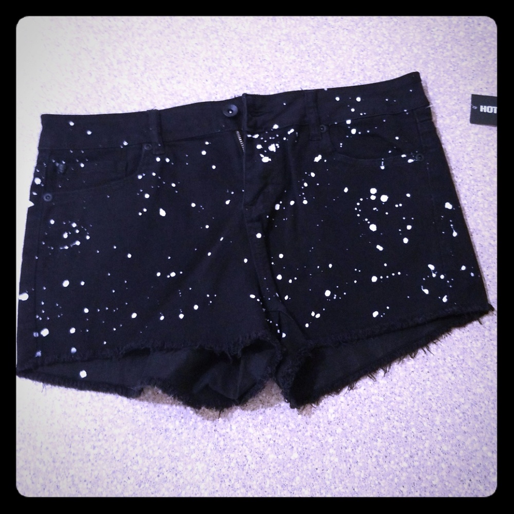 Hot topic paint splatter cut off shorts